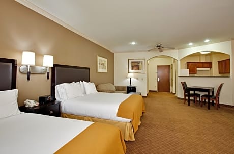 Queen Suite with Two Queen Beds and Minifridge