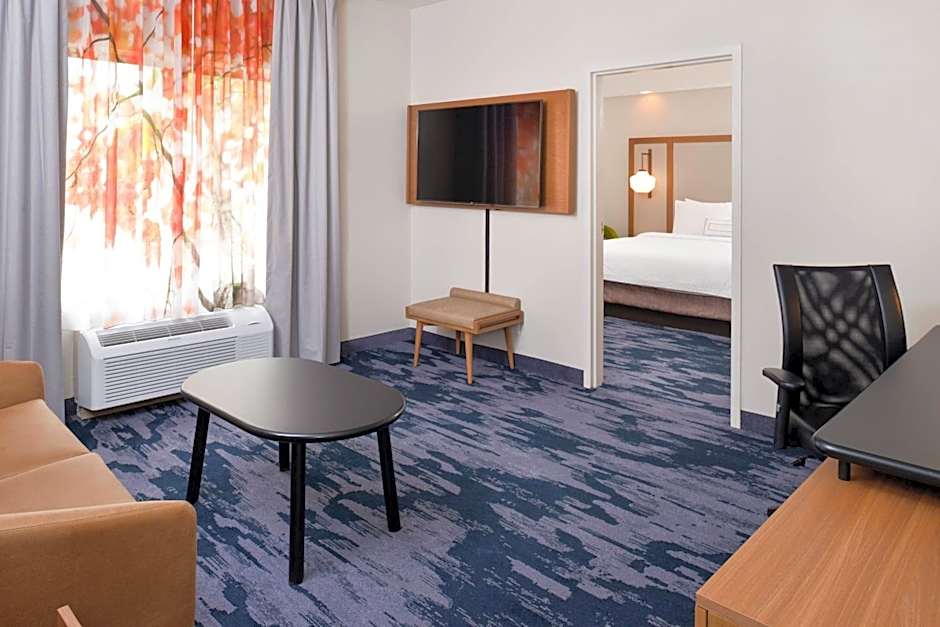 Fairfield Inn & Suites by Marriott Arlington Near Six Flags
