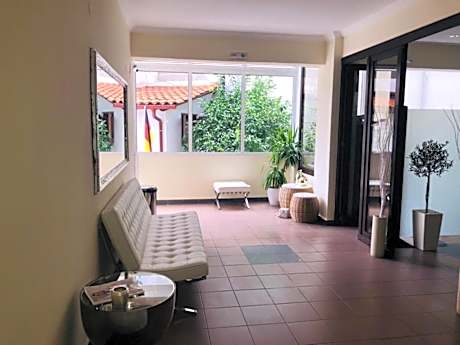 Twin Room (2 Adults + 1 Child)