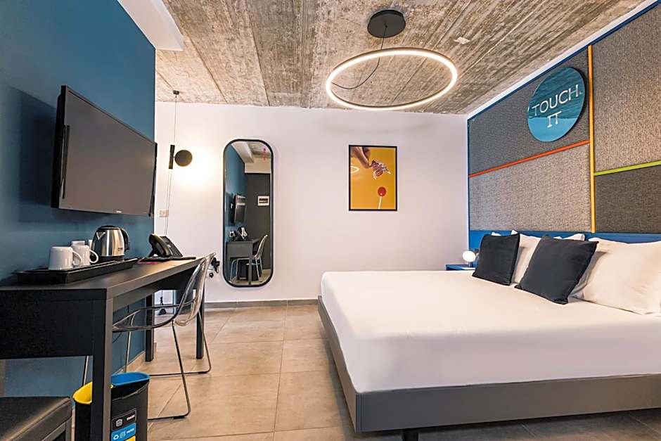 IKYK Hotel- IK Collection