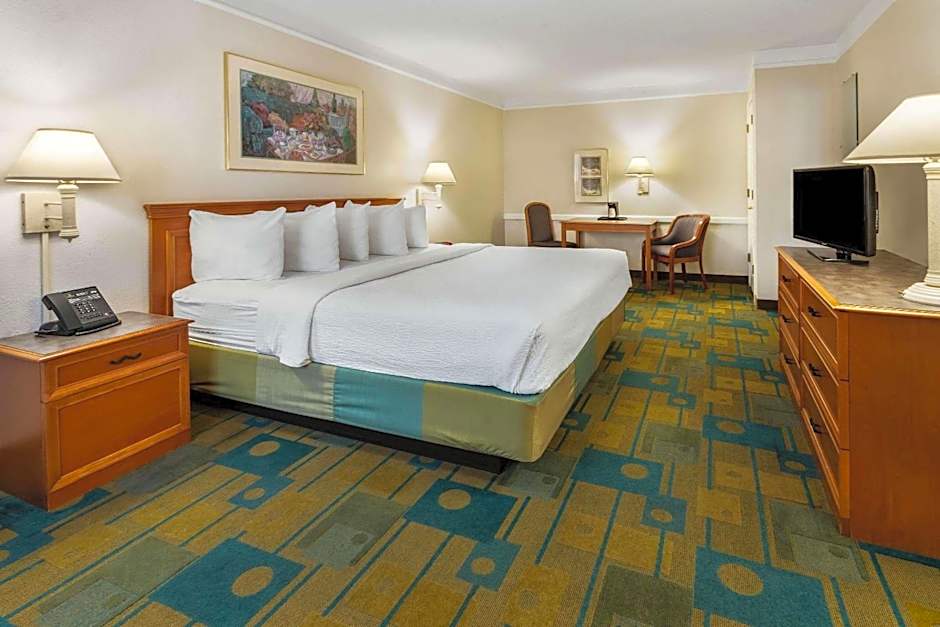 La Quinta Inn & Suites by Wyndham Albuquerque Northeast