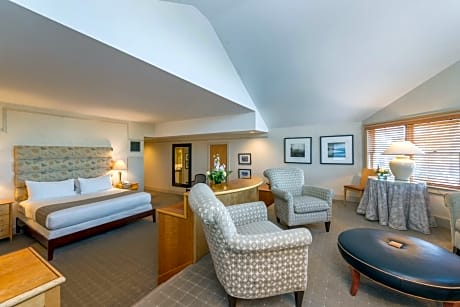 Inn King Junior Suite Partial Waterview