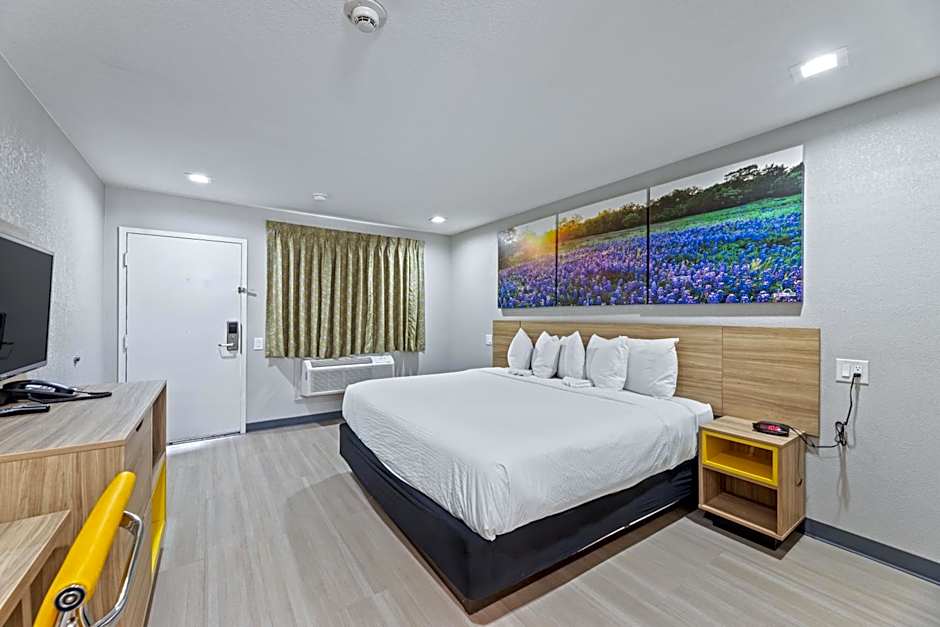 Days Inn by Wyndham McKinney