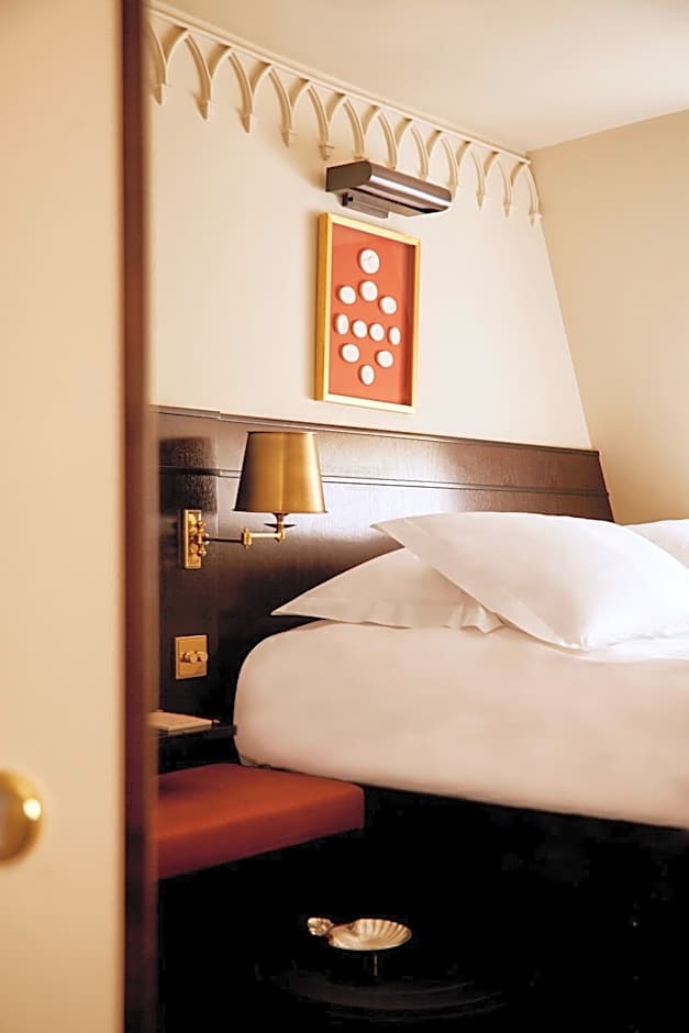 Grand Hotel Bellevue London