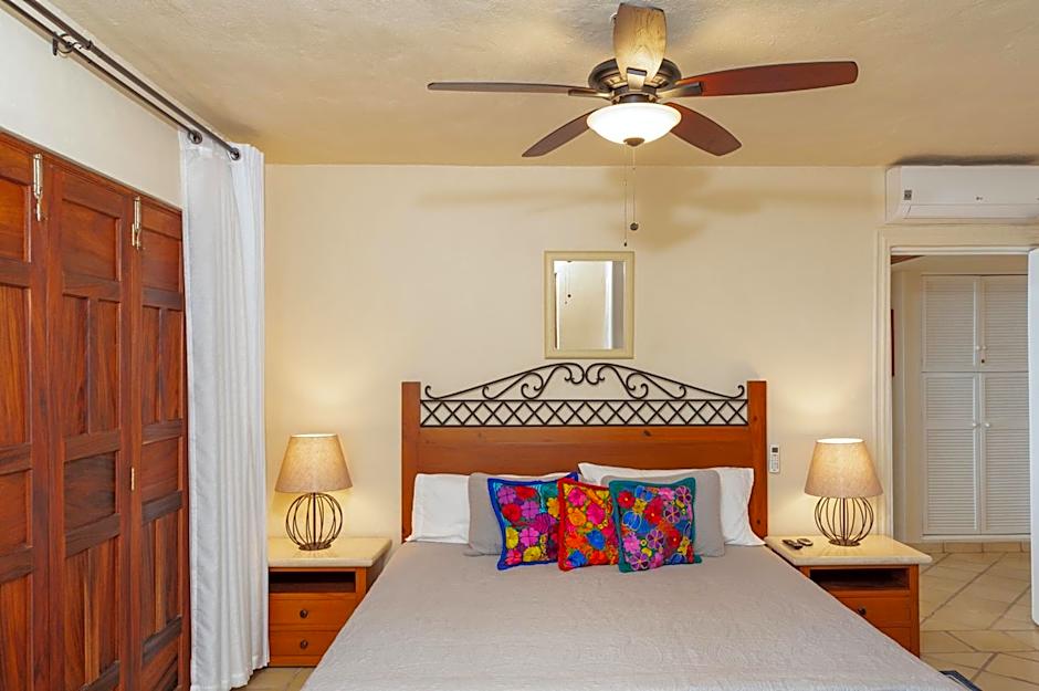 Ocean Front, 3 bedroom, 3 bathroom, Casa Natalia, Playa Esmeralda