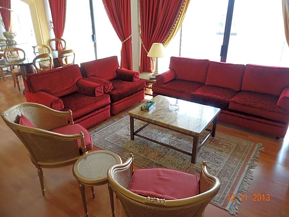 Holiday Home Suites