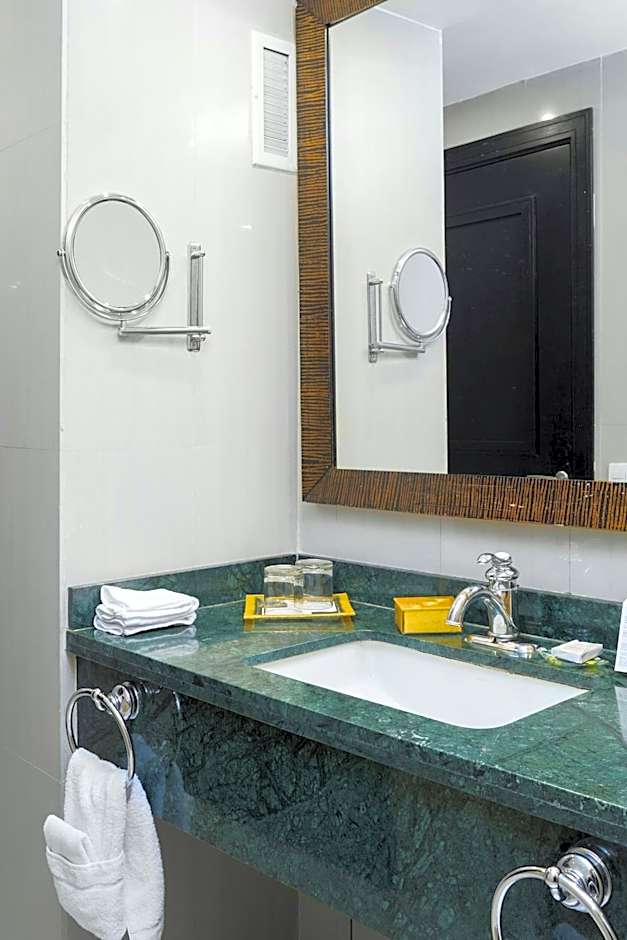 Renaissance by Marriott Caracas La Castellana Hotel