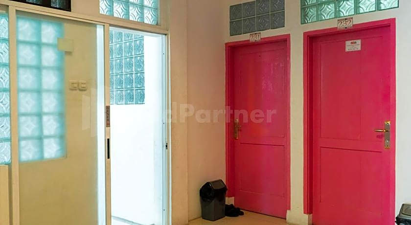 Asri Residence near Jalan Iskandar Muda Medan Mitra RedDoorz