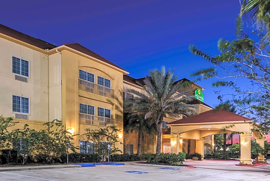La Quinta Inn & Suites by Wyndham Winnie