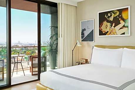 King Room with Terrace - Mobility Accessible