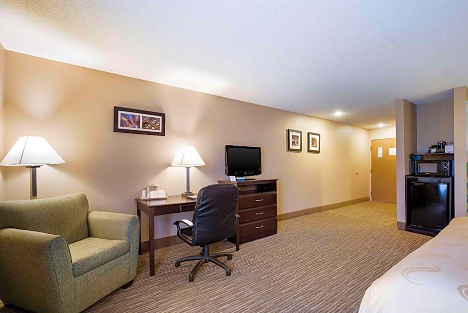 Quality Inn I-70 Near Kansas Speedway