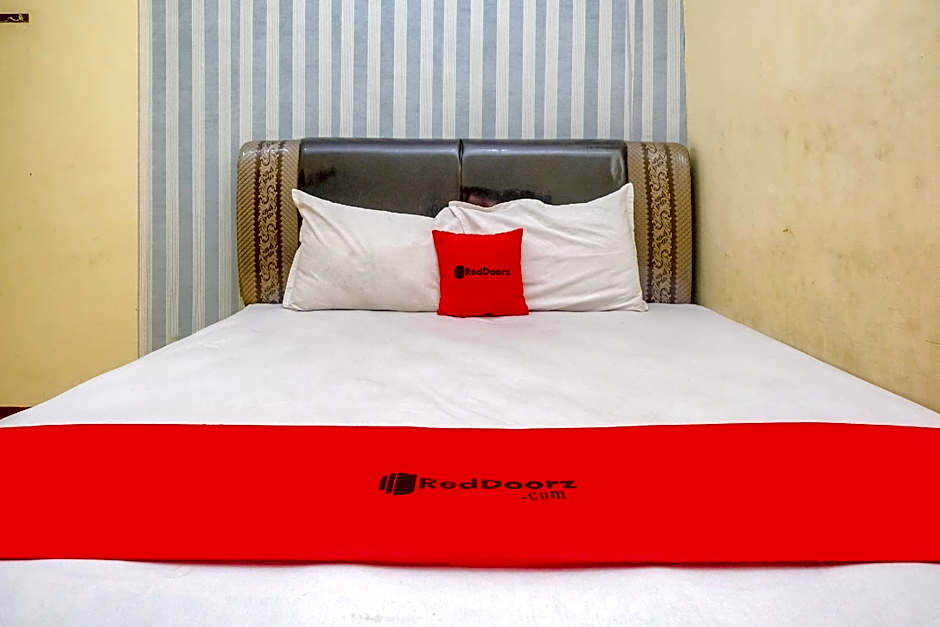 RedDoorz @ Jalan Japaris Medan
