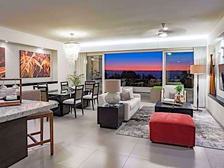 One-Bedroom King Room with Two Double Beds and Private Pool - Balcony/Kitchen