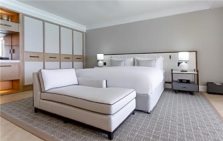 Signature Oceanfront King