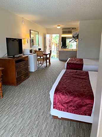 Deluxe Queen Room with Two Queen Beds