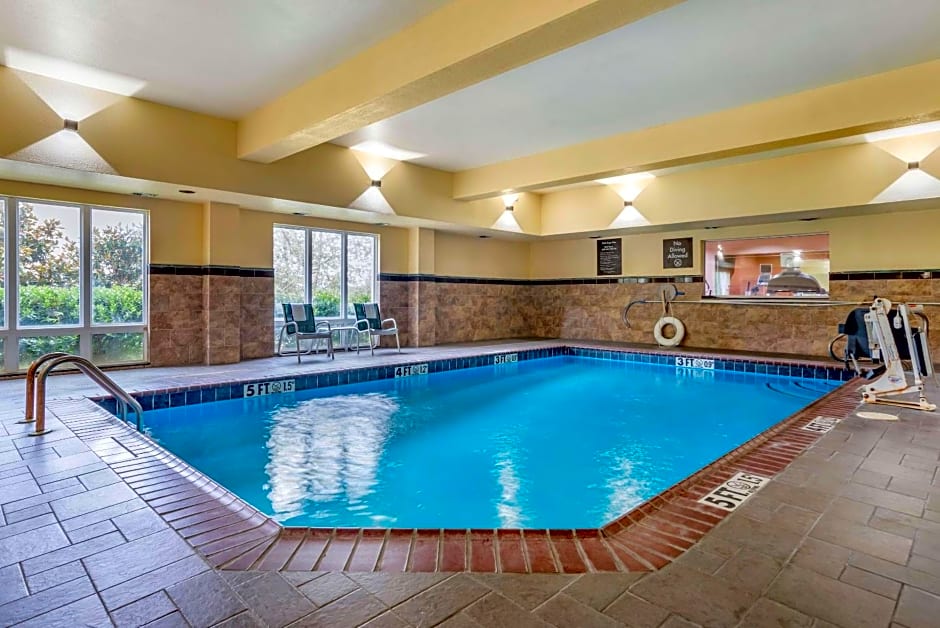 Comfort Suites