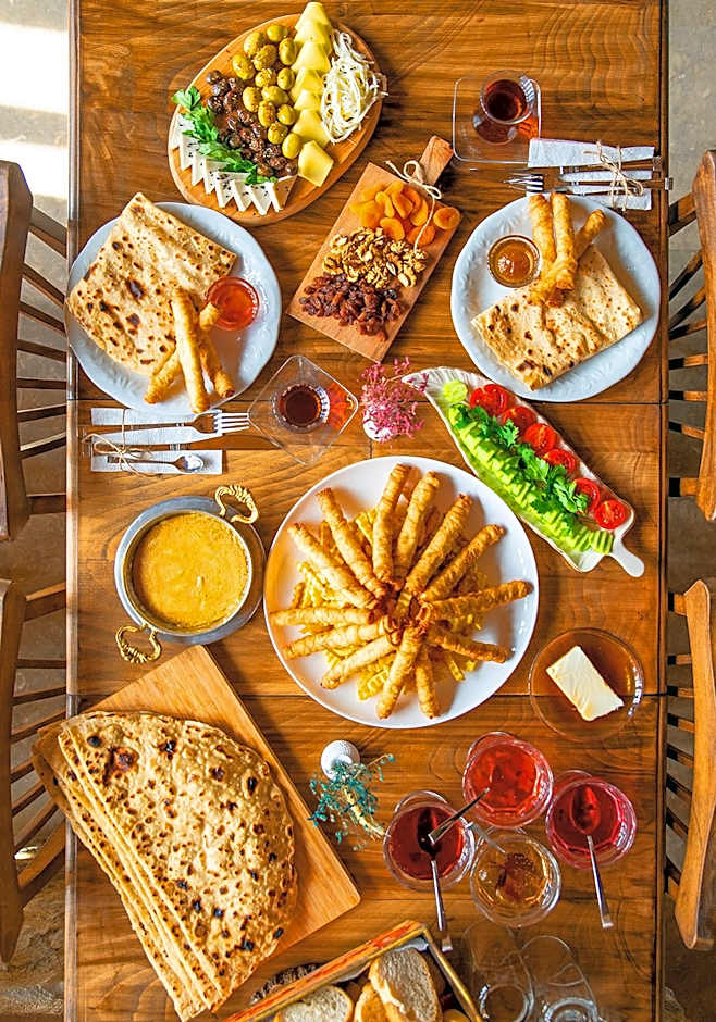 Meymune Valide Konağı