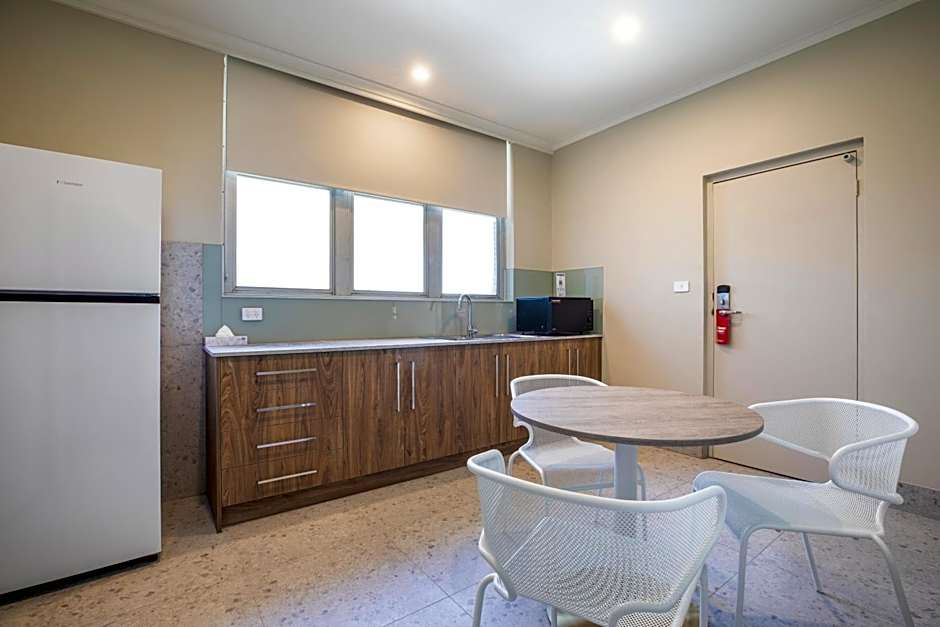 Nightcap at Sandbelt Hotel