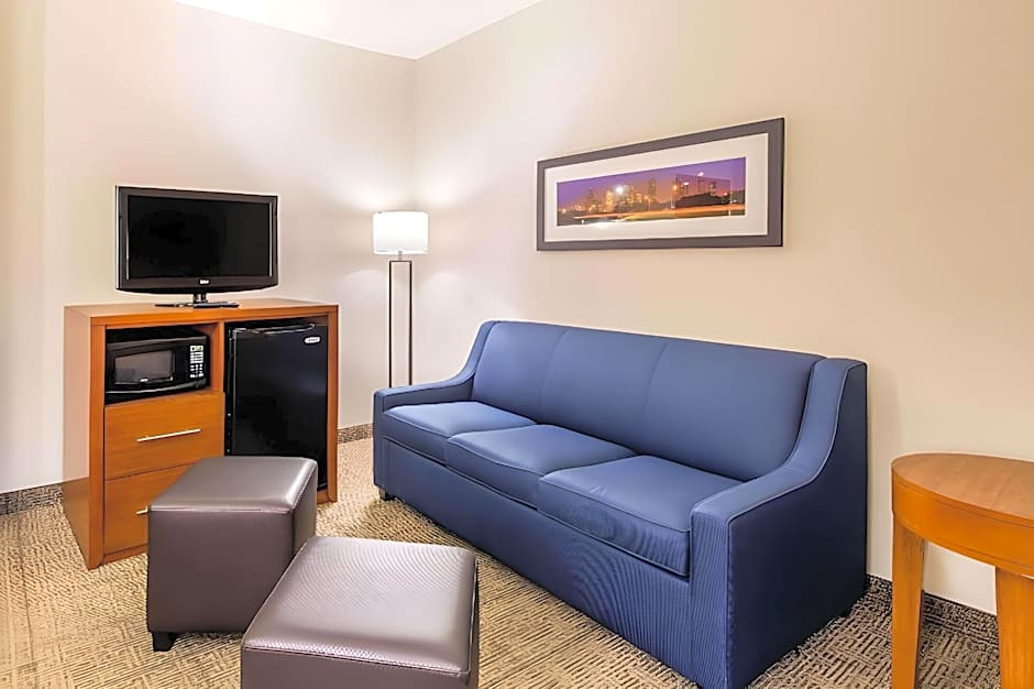 Comfort Inn & Suites IAH Bush Airport - East