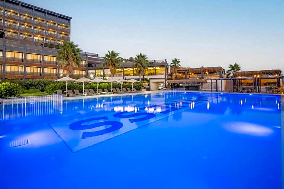 The Nowness Luxury Hotel & Spa