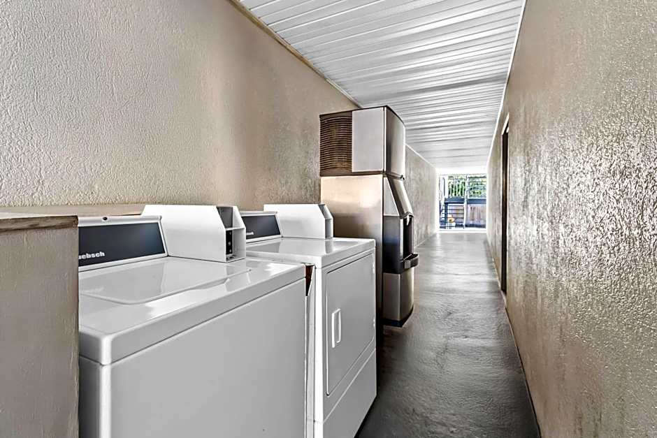 Days Inn by Wyndham Goose Creek