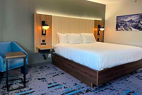 1 King Bed Apartment Non-Smoking