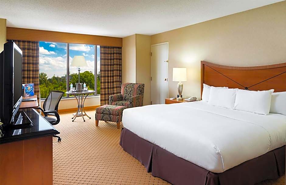 DoubleTree by Hilton Washington Dulles Airport