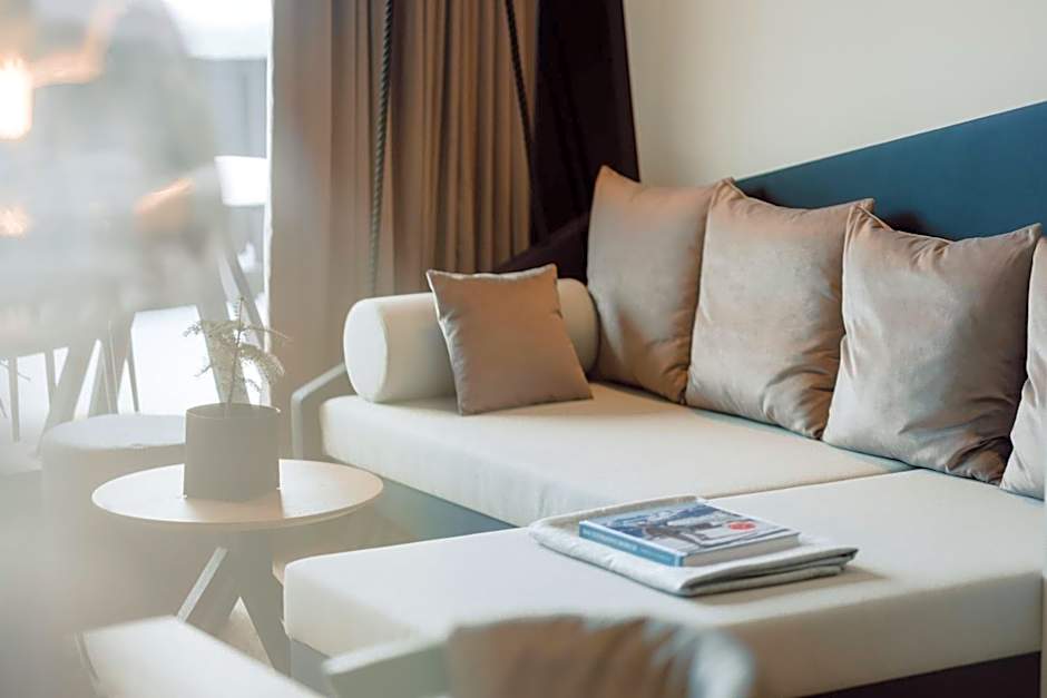 JoAnn suites & apart