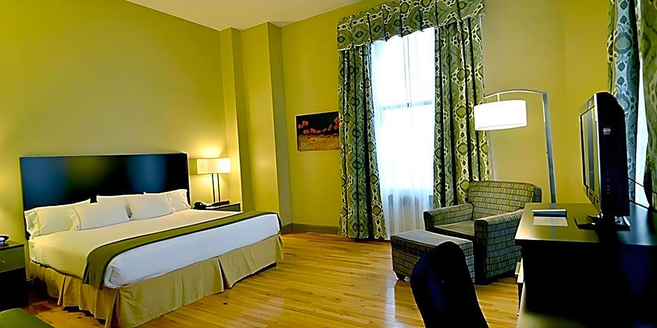 Holiday Inn Express Cleveland Downtown by IHG