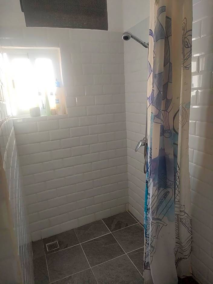 Alba 2 apartamento y Alba 3 habitación con baño