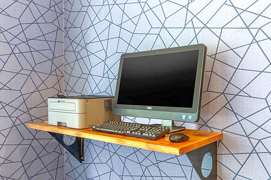 Quality Inn & Suites Apex-Holly Springs