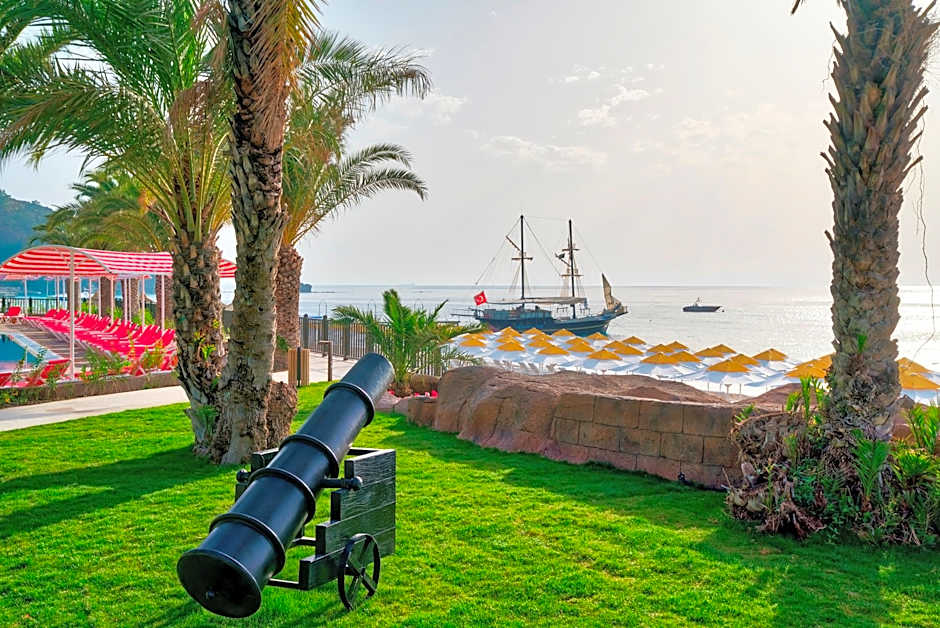 Pirates Beach Club  Ultra All Inclusive