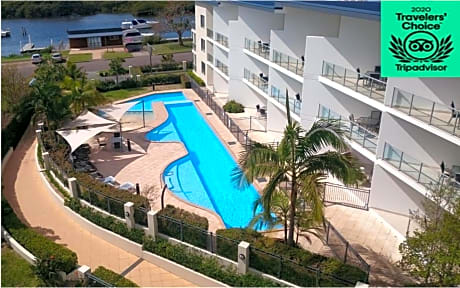 Boathouse Resort (Water Front)