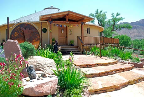 Red Moon Lodge