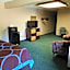 Super 8 by Wyndham Bentonville