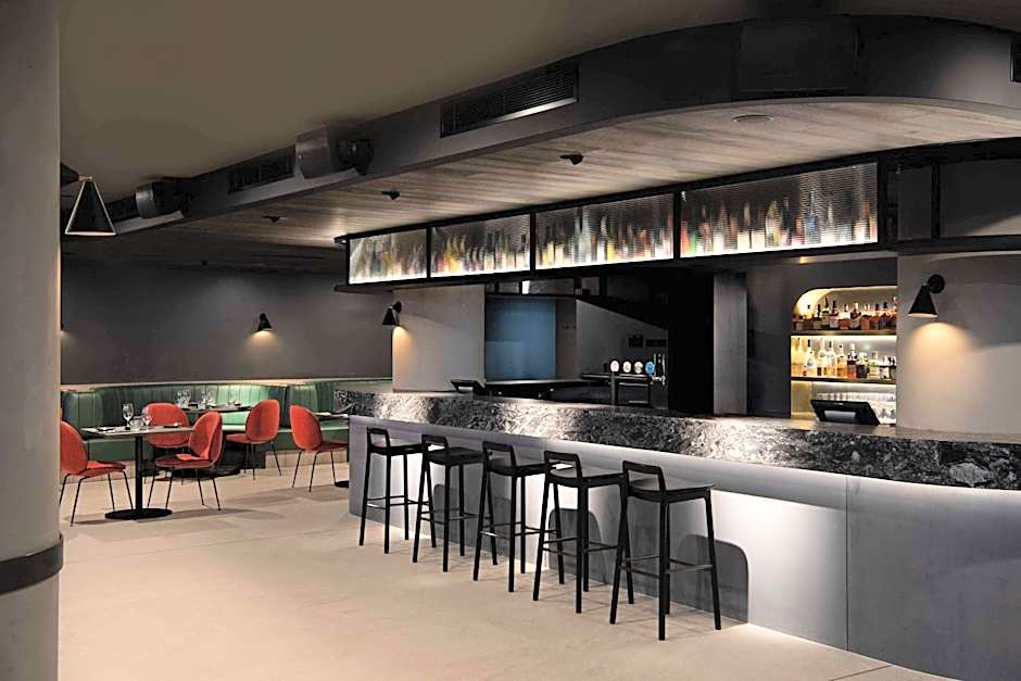 Midnight Hotel, Autograph Collection