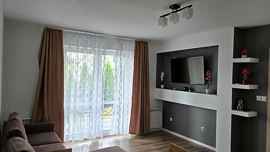 Jaworina- Apartamenty, Domki i Pokoje