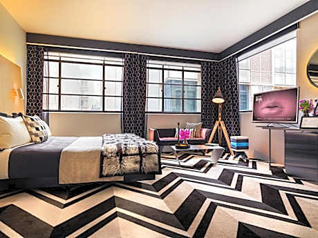 Deluxe King Suite
