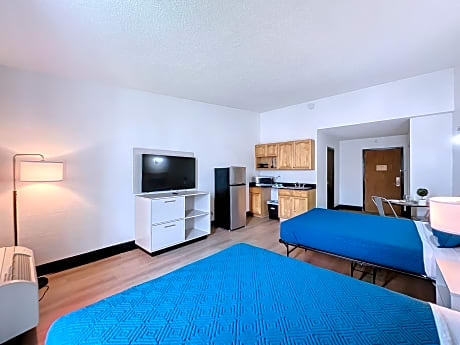 One-Bedroom Suite with Two Queen Beds - Non-Smoking