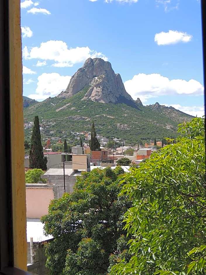 Hotel Plaza Bernal