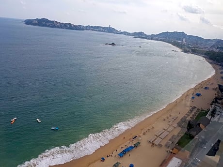 Deluxe Room, 1 King Bed, Balcony, Partial Ocean View