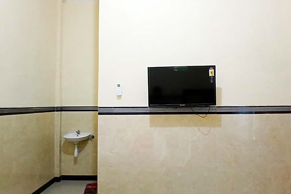 RedDoorz @ Dien Homestay Syariah Alun-alun Pasuruan