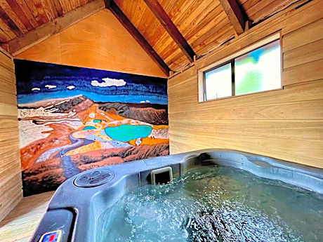 Adventure Lodge & Motel and Tongariro Crossing Track Transport