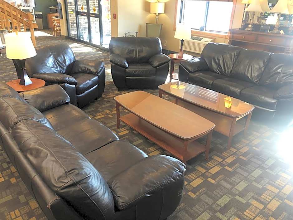 Cobblestone Hotel & Suites - Wisconsin Rapids