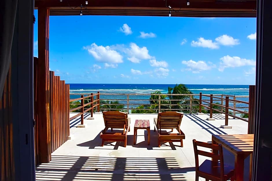Noah Beach Hotel & Suites