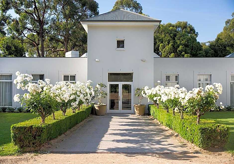 Lancemore Lindenderry Red Hill