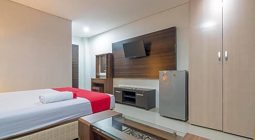RedDoorz Plus near Sepinggan Airport 3 Balikpapan