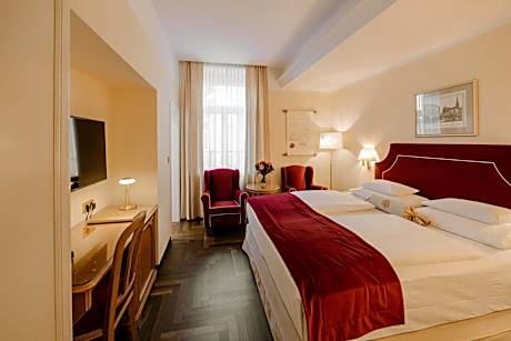Double Room with Courtyard View
