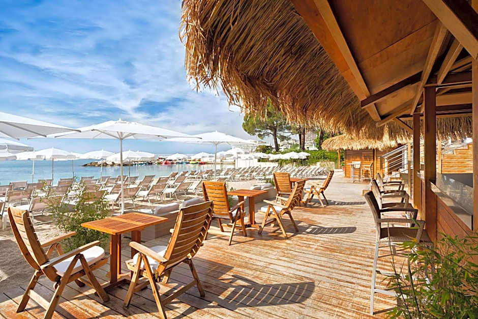 Le Meridien Beach Plaza