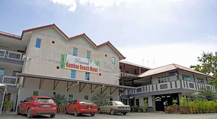 Penarak Bamboo Beach Motel